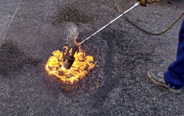 Foregin flat roofing repairs